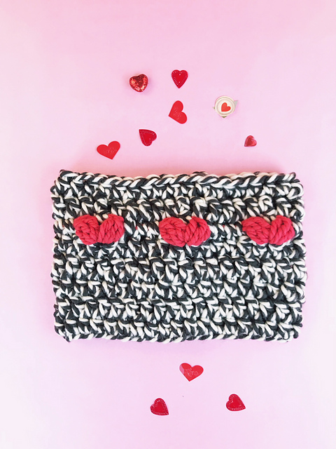 Bobble Hearts Cowl