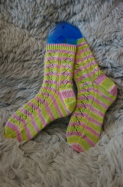 Chain of Diamonds Socks