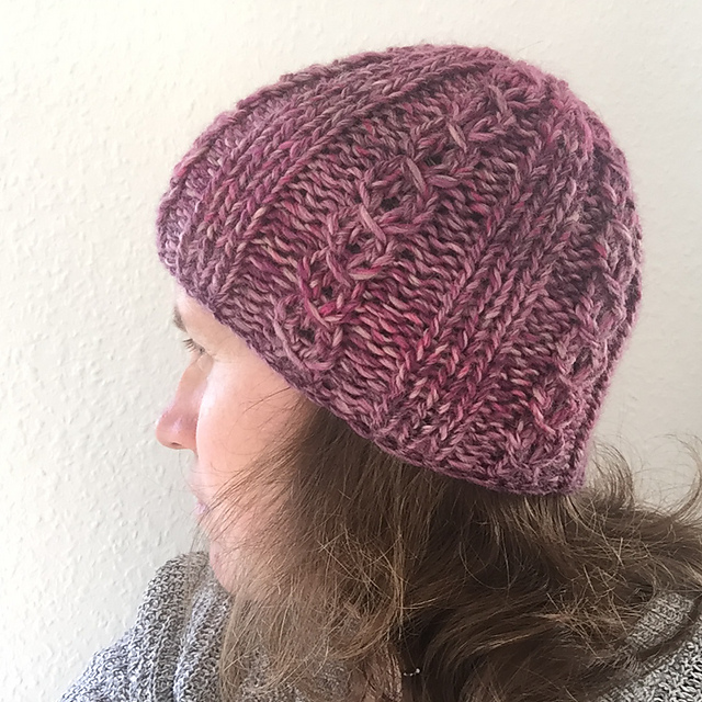Faux Cable Rib Hat (Bulky)