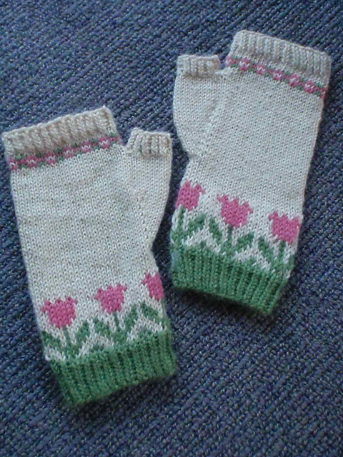 Fair Flower Fingerless Mitts