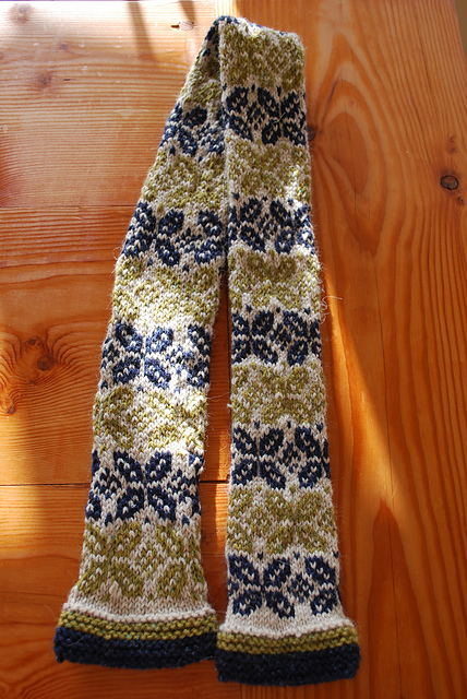 Ravelry: Kenzie colourwork scarf pattern by Slipknot Designs