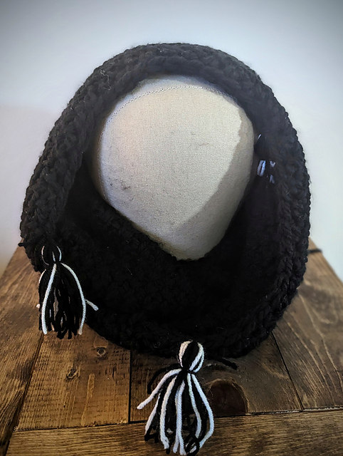 The Thursday Snood (Wednesday Inspired)