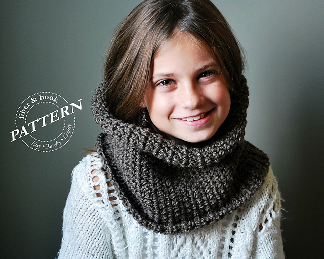 Ribbed-Edge Cowl
