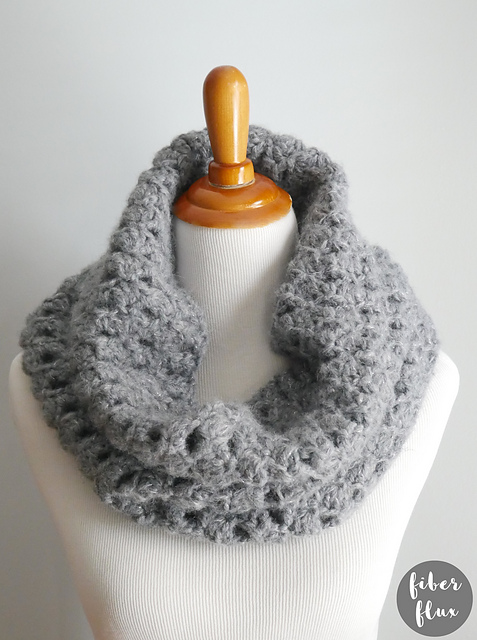 Snow Flurries Cowl