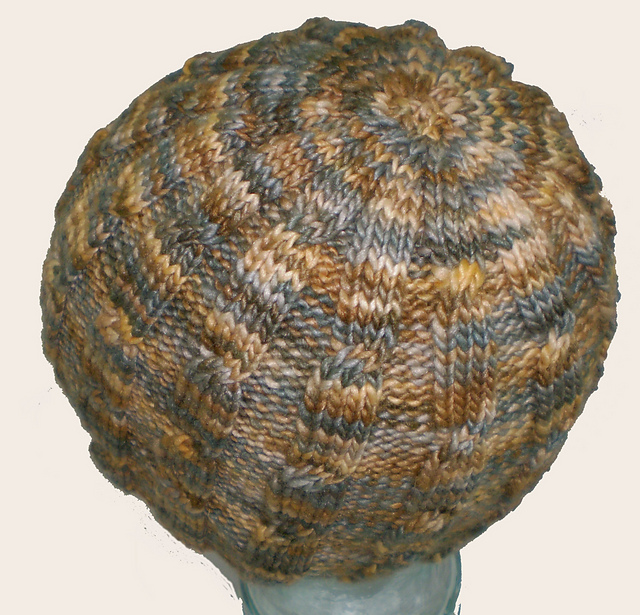 Alternating Cables Hat