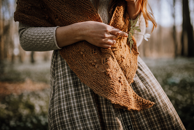 Humlebi Shawl