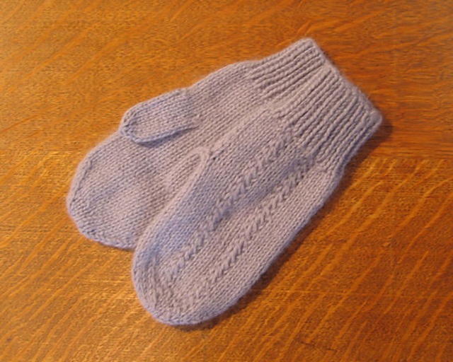 Slip Cable Mitten