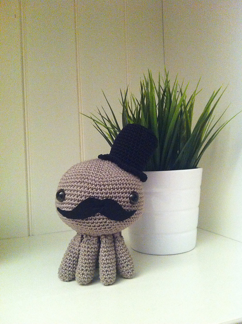 Ravelry: Octopus gentleman amigurumi pattern by Evy Flies
