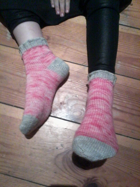 Simple 2 needles socks