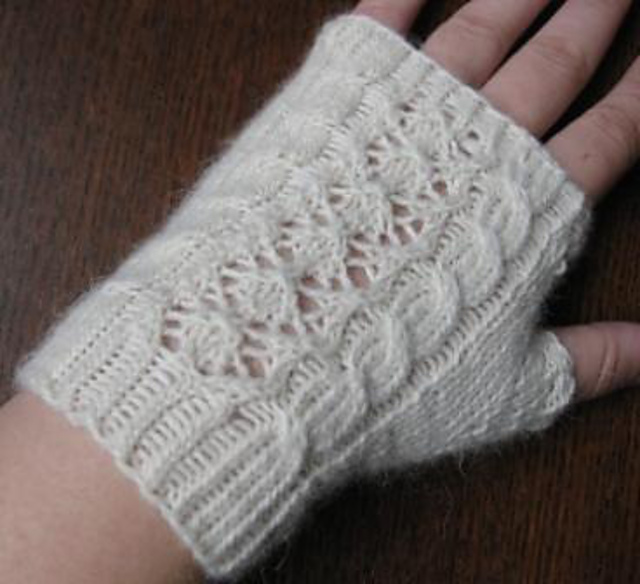 Brigitte fingerless gloves