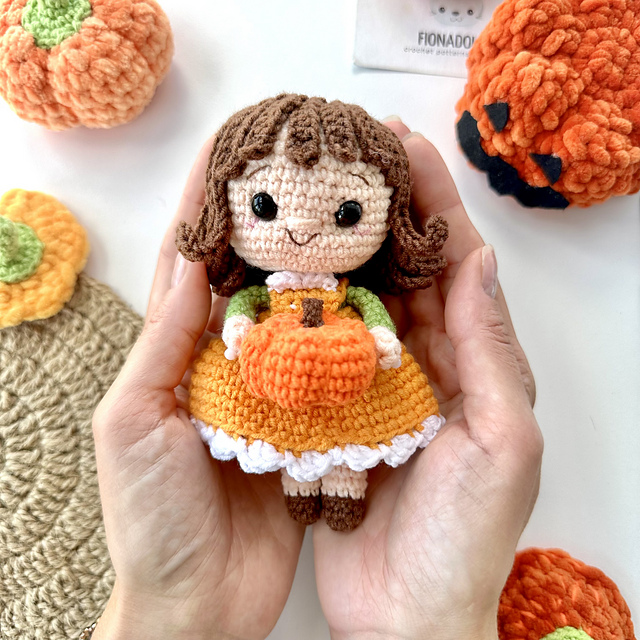 Pumpkin doll amigurumi