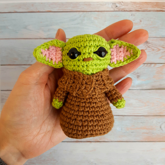 Ravelry: Baby yoda green alien pattern by Julia Kor
