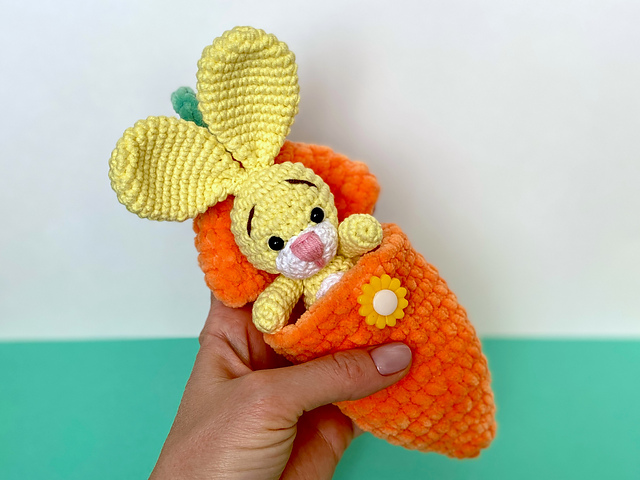 Bunny in carrot Easter