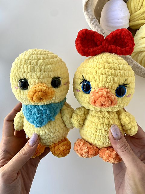 Duckling plush easter