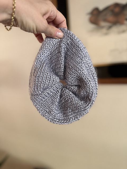 Ravelry: Chouchou French Scrunchie pattern by Kelli Rocherolle