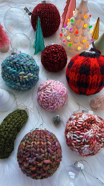 Ravelry: Cozy Ornament Vibes pattern by Stacey Lieckfeldt