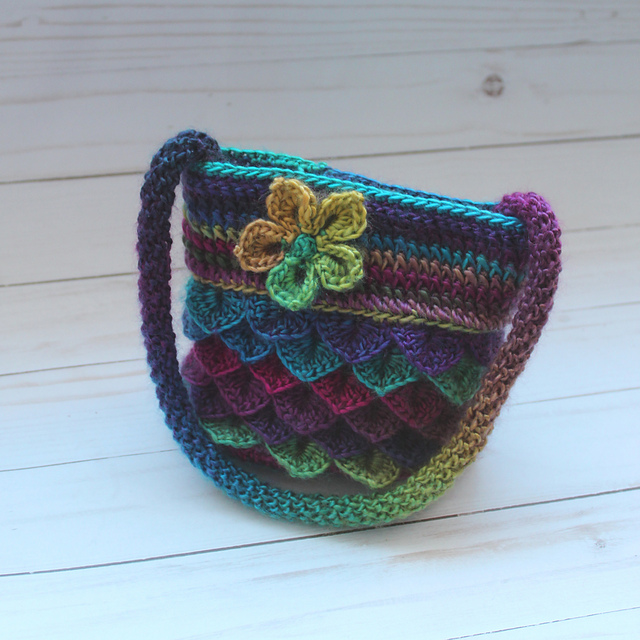 Ravelry: Dragon's Scale Purse pattern by Ramona Byers