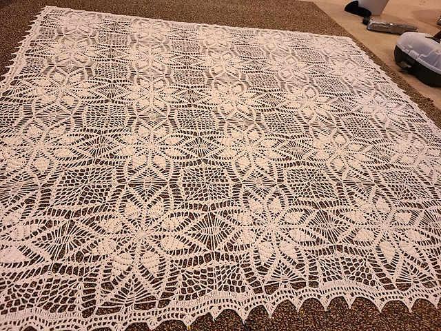 Pineapple Pinwheel Bedspread