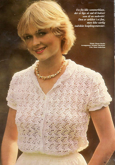 Blouse in lace pattern