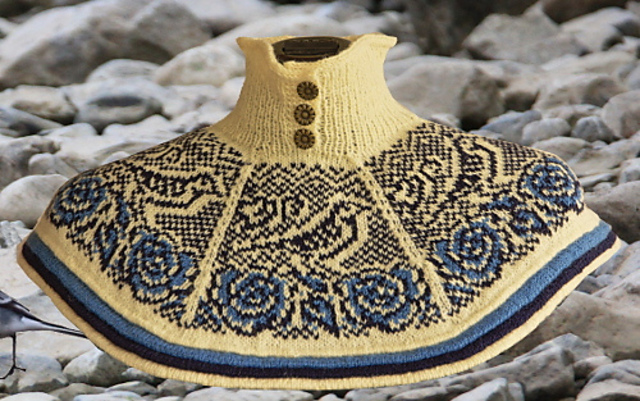 Wagtail womans cowl
