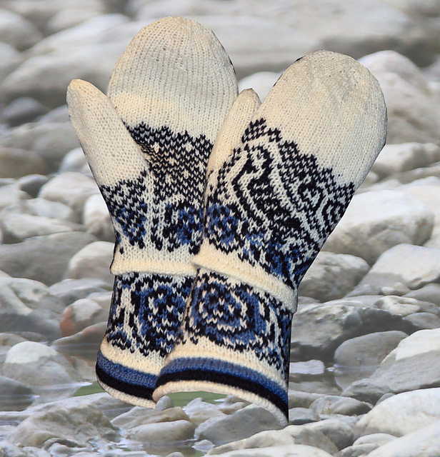 Wagtail Womans mitts
