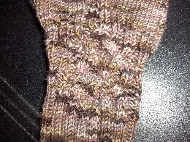 Ravelry: FluffStuff's Knotty Gloves