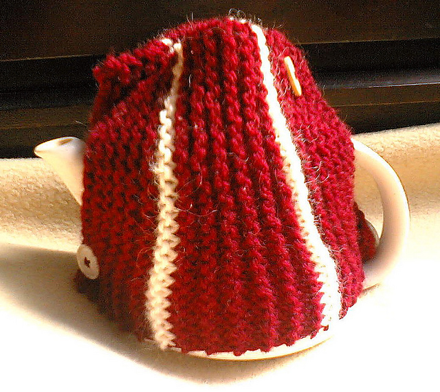 #54i Tea Cosy
