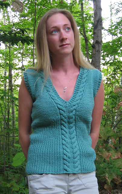 Cable v neck vest 311