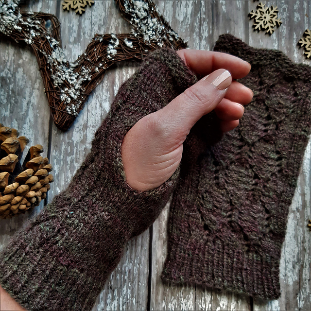 Along a Forest Path Mitts