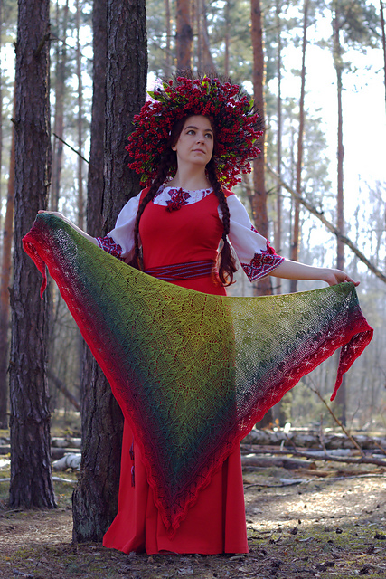 Wieszczba (Prophecy) shawl