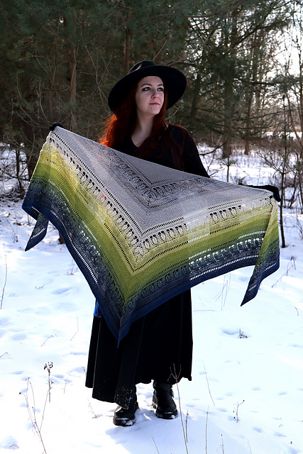 Polne Licho (Field Imp) motif for moss shawl
