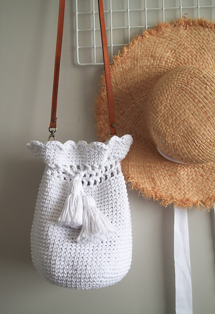 Scallop Bucket Bag
