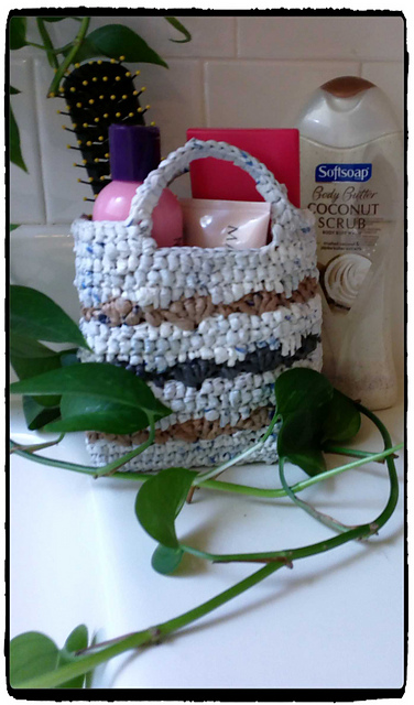 Plarn Shower and Bath Caddy