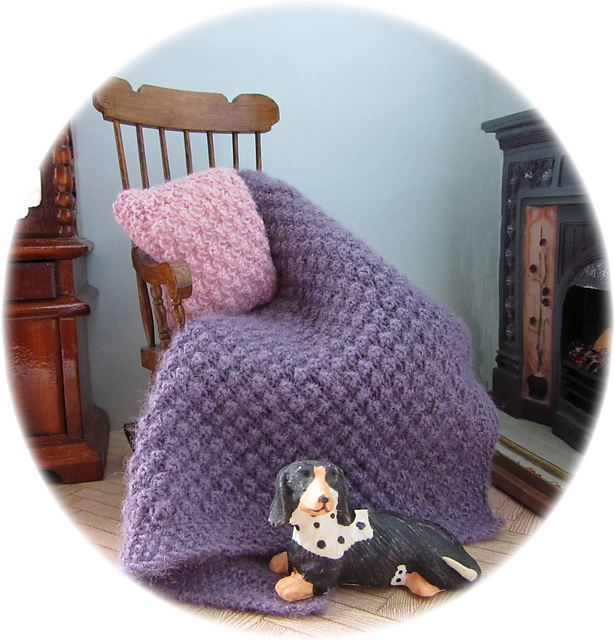 1:12th scale Blackberry throw and cushions