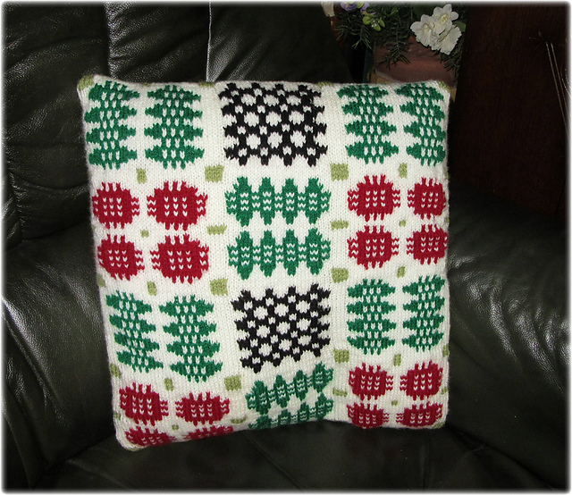 Ravelry Caernarfon Cushion pattern by Frances Powell