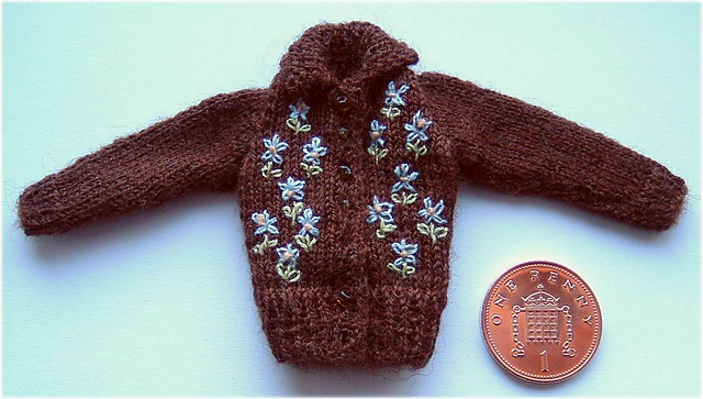 1:12th scale Ladies embroidered jumper & cardigan