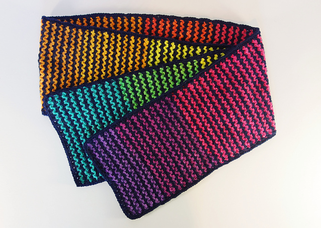 Lazy Vee Scarf