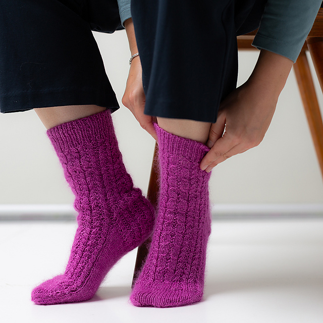 Tender Curl Socks