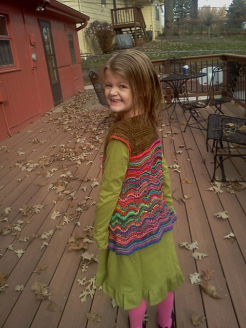 Mini-Feather and Fan Cardi vest
