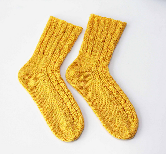 Punctuated Rib Socks