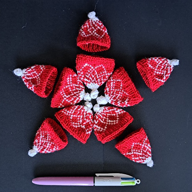 Froggybug mini bobble hats
