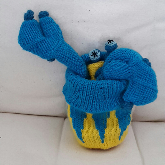 FroggyBug egged crab