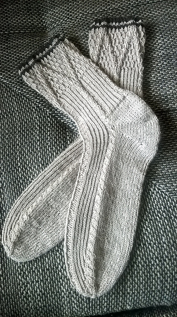 S7327 Herrensocken mit Strukturmuster