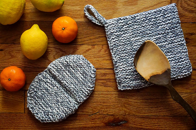 Carrara Potholder & Mitt