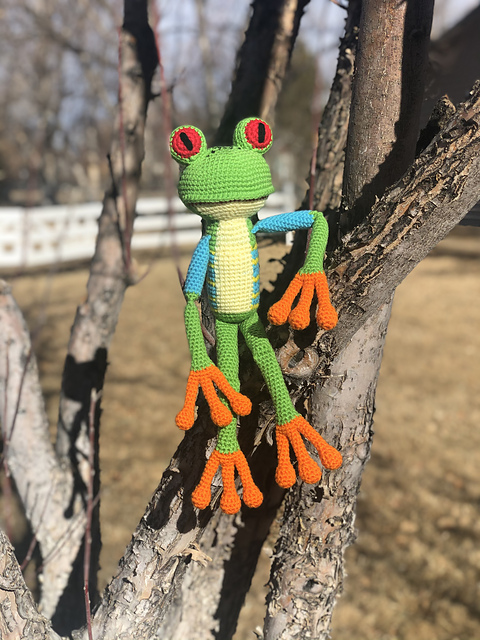 Ravelry: Red the Tree Frog pattern by Jillian Lewis