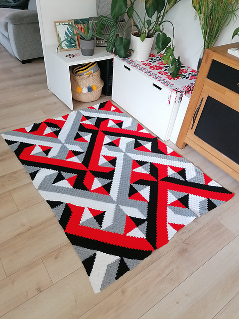 Intertwined C2C Blanket