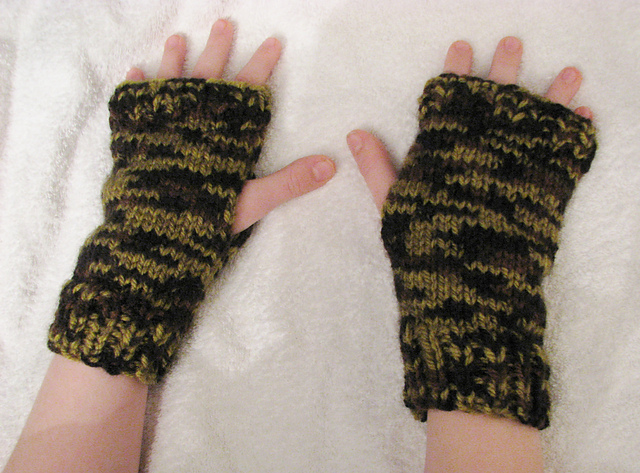 Easy Childs' Fingerless Gloves