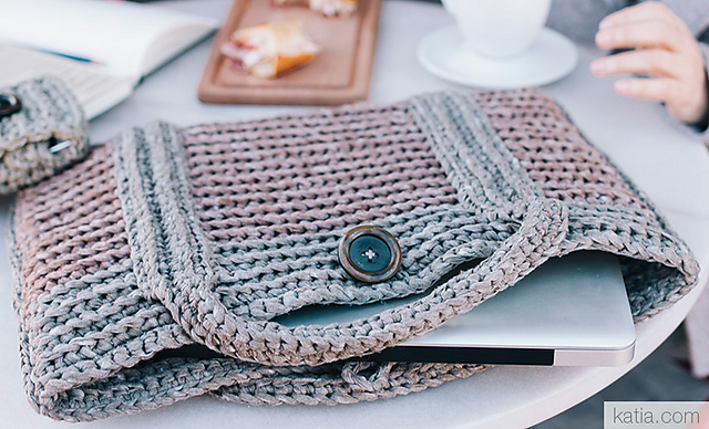06-12 Laptop cover