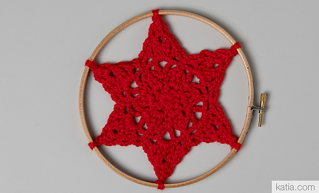 11-45e Christmas decorations