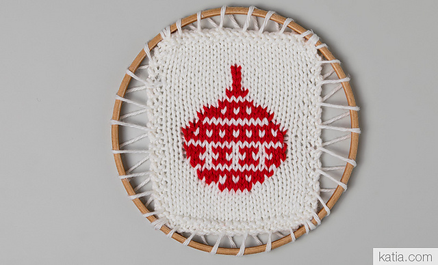 11-45i Christmas decorations